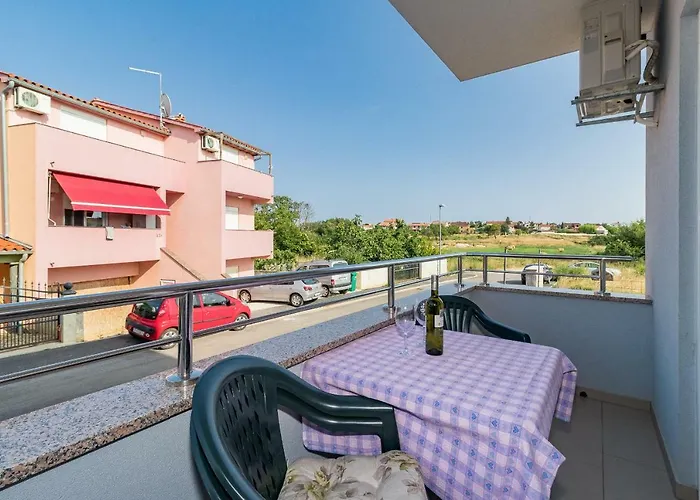 Antonija * Πούλα