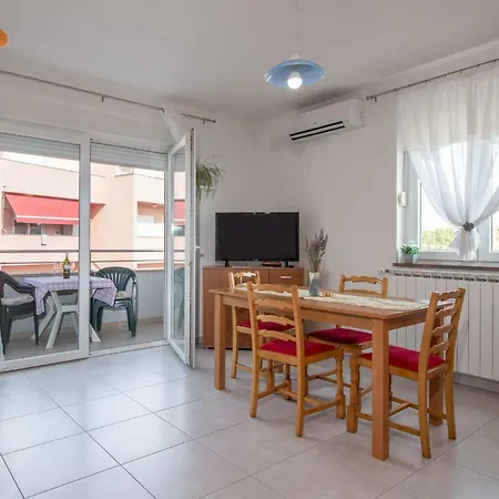 Antonija Lägenhet Pula